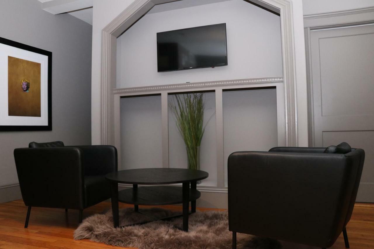 A Stylish Stay W/ A Queen Bed, Heated Floors.. #31 Brookline Exterior foto