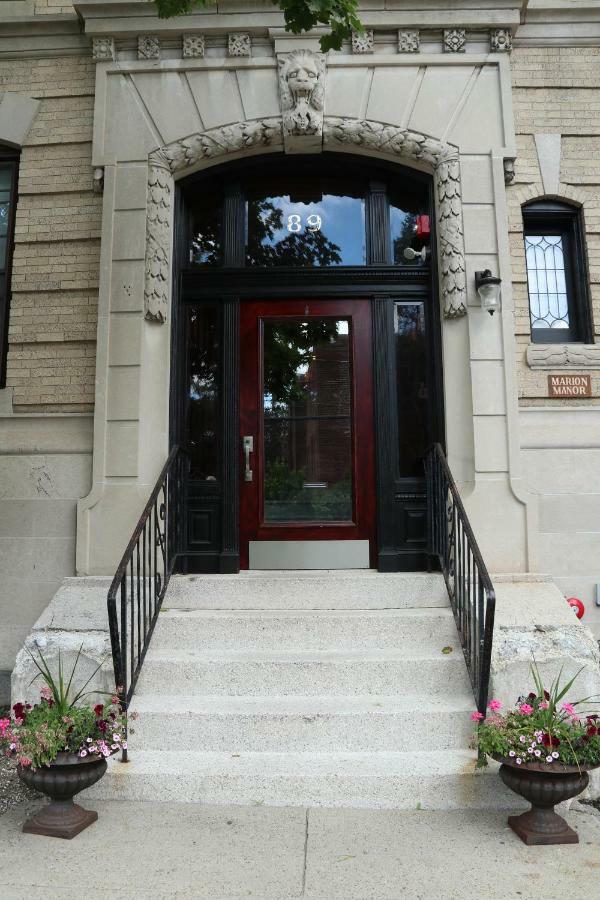A Stylish Stay W/ A Queen Bed, Heated Floors.. #31 Brookline Exterior foto